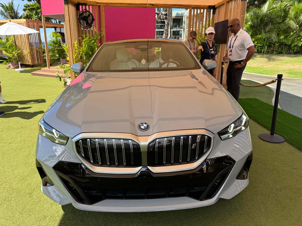 Front view of a BMW i5