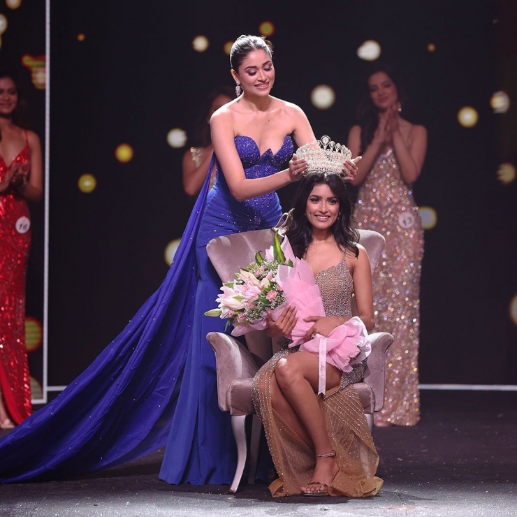 Chung kết Femina Miss India 2024 đã
diễn ra tối 16/10 với chiến thắng thuộc về người đẹp Nikita Porwal.
Cô trở thành đại diện Ấn Độ tại Hoa hậu Thế giới lần thứ 73, dự
kiến tổ chức sau năm 2025.