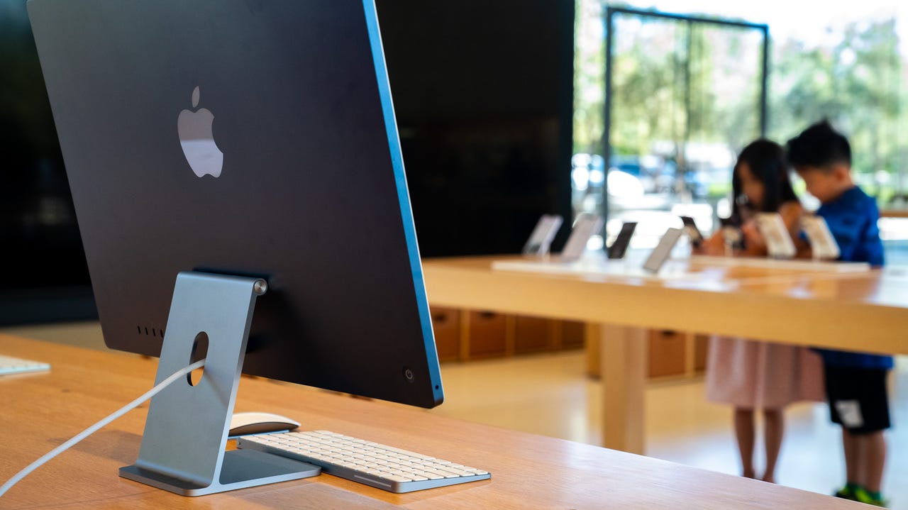 Mac in the Apple Store