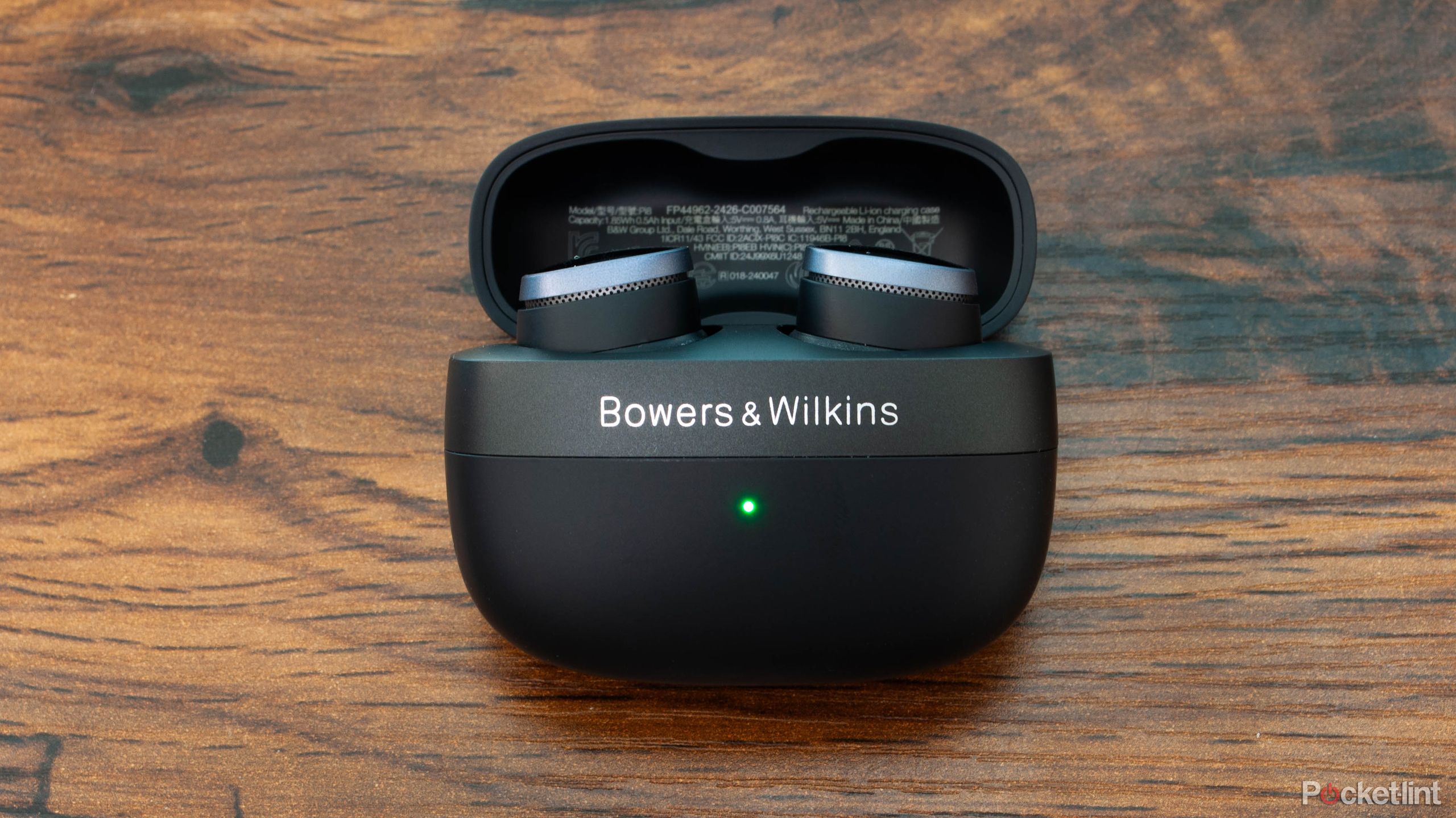 Bowers and Wilkins Pi8 open